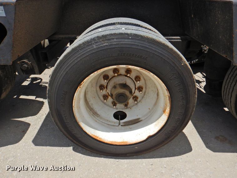 image for item DP4411 2006 XL Specialized XL203HDG  lowboy equipment trailer