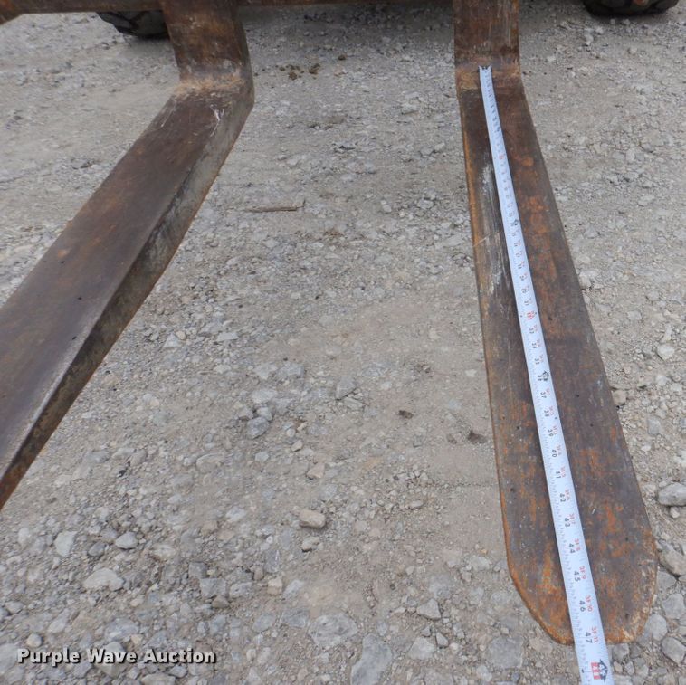 image for item DP5603 2006 Genie GTH 1056  telehandler