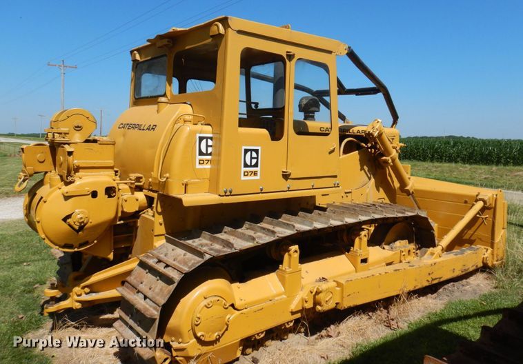 image for item DP5605 1967 Caterpillar D7E  dozer