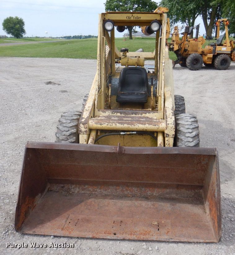 image for item DP5609 1972 New Holland L35  skid steer loader