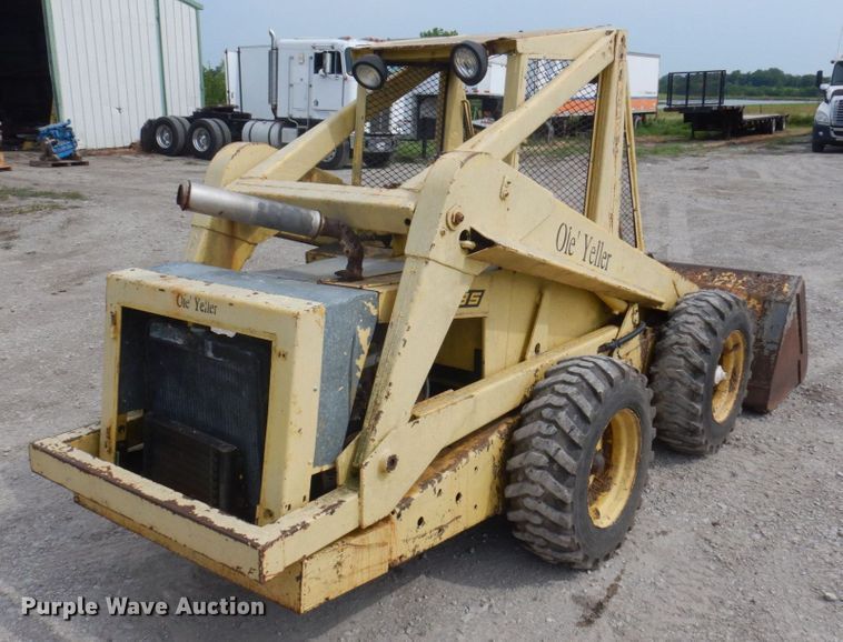 image for item DP5609 1972 New Holland L35  skid steer loader