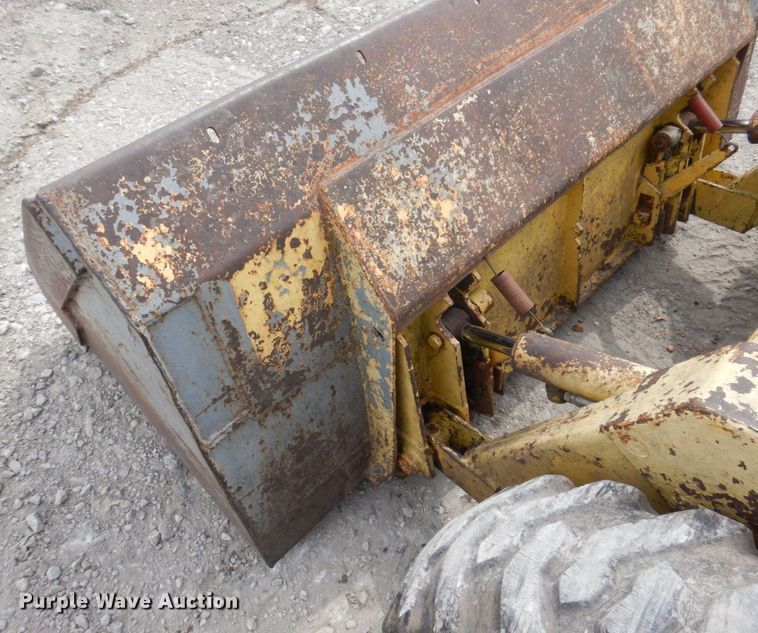 image for item DP5609 1972 New Holland L35  skid steer loader