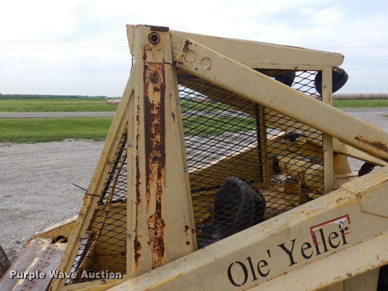 image for item DP5609 1972 New Holland L35  skid steer loader