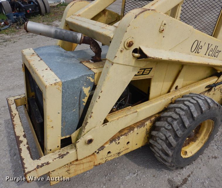 image for item DP5609 1972 New Holland L35  skid steer loader