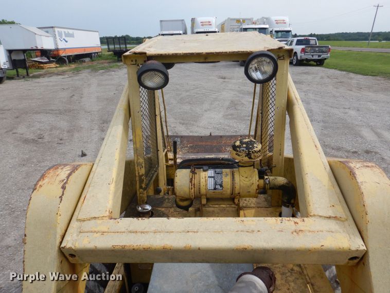 image for item DP5609 1972 New Holland L35  skid steer loader