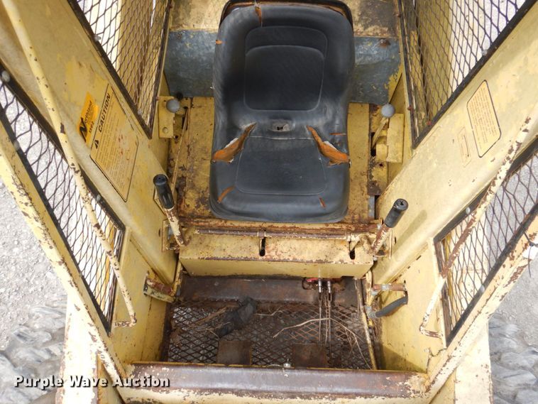 image for item DP5609 1972 New Holland L35  skid steer loader