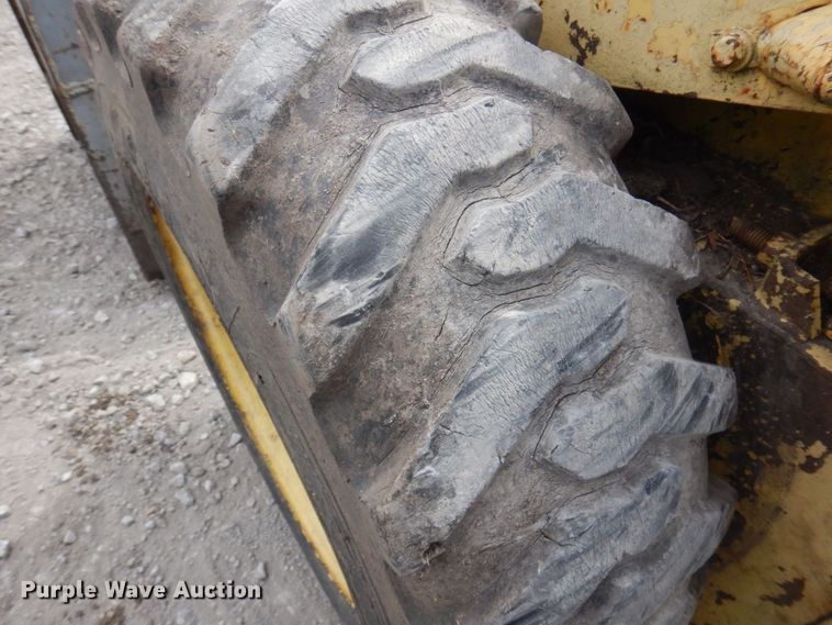 image for item DP5609 1972 New Holland L35  skid steer loader