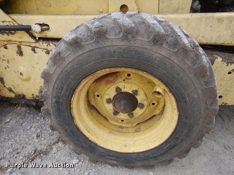 image for item DP5609 1972 New Holland L35  skid steer loader