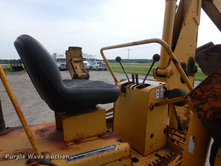 image for item DP5610 1995 Vermeer V5750  trencher