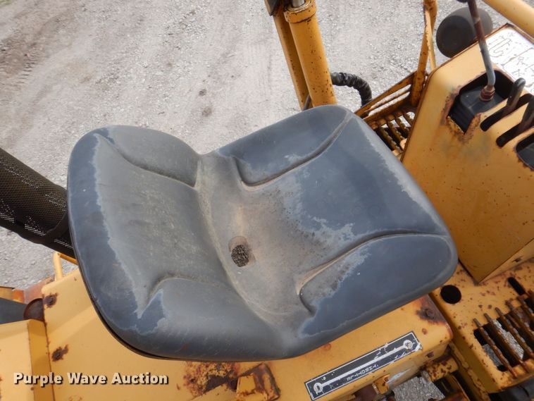 image for item DP5610 1995 Vermeer V5750  trencher