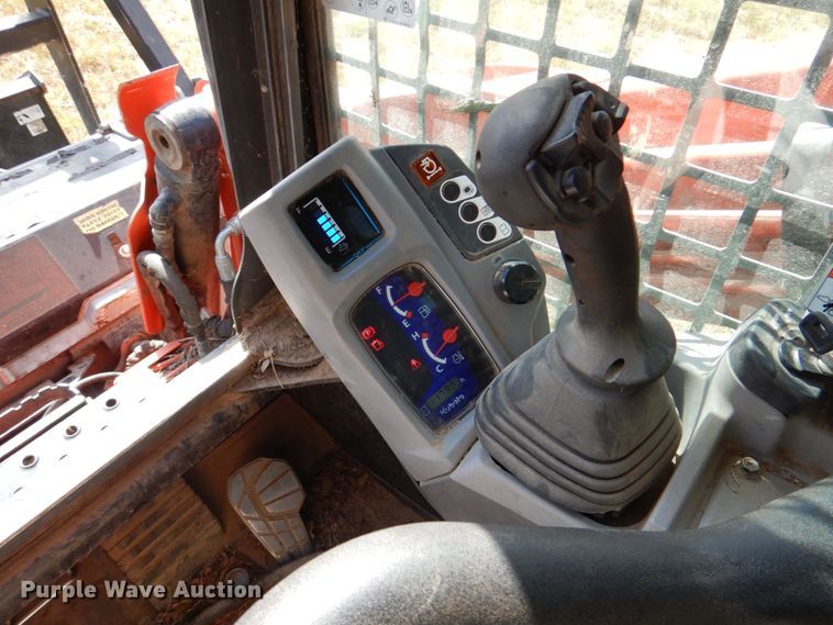 image for item DR1943 2018 Kubota SVL95-2S  tracked skid steer loader