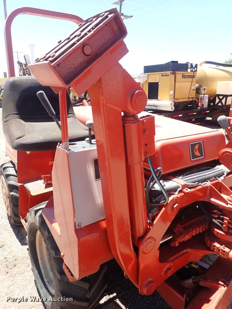 image for item DS7237 1994 Ditch Witch 3610  trencher