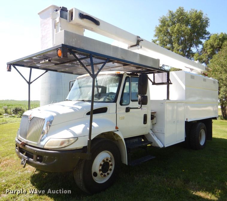 image for item DS8107 2007 International 4300 SBA  forestry bucket truck