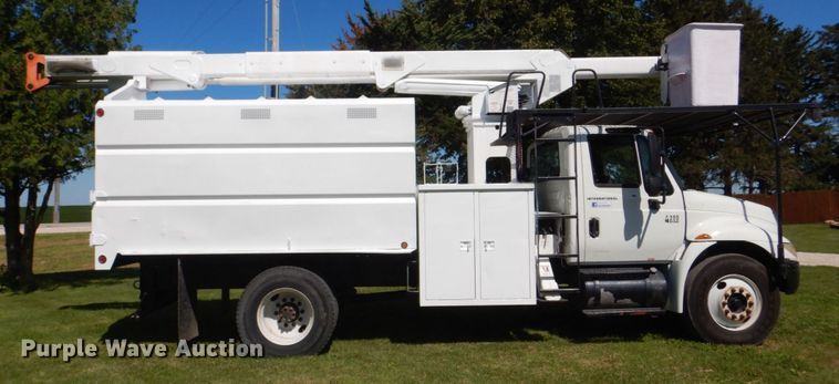 image for item DS8107 2007 International 4300 SBA  forestry bucket truck