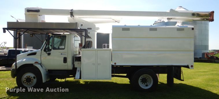 image for item DS8107 2007 International 4300 SBA  forestry bucket truck