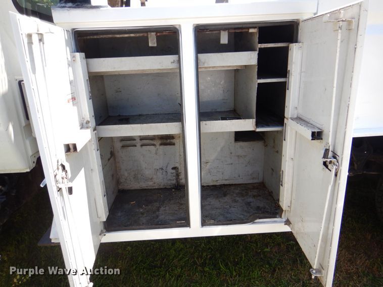 image for item DS8107 2007 International 4300 SBA  forestry bucket truck