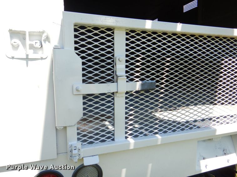 image for item DS8107 2007 International 4300 SBA  forestry bucket truck