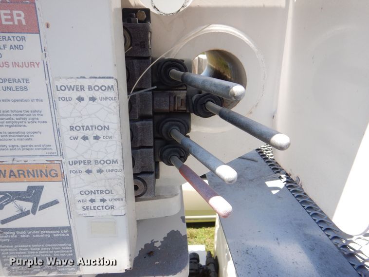 image for item DS8107 2007 International 4300 SBA  forestry bucket truck