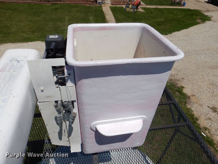 image for item DS8107 2007 International 4300 SBA  forestry bucket truck