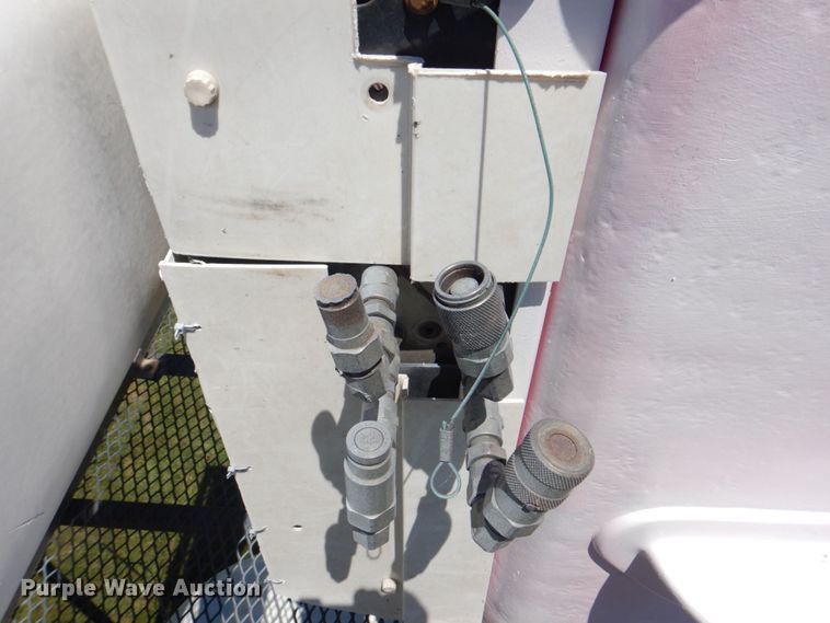 image for item DS8107 2007 International 4300 SBA  forestry bucket truck