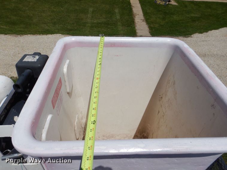 image for item DS8107 2007 International 4300 SBA  forestry bucket truck