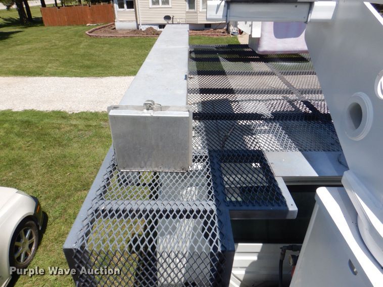 image for item DS8107 2007 International 4300 SBA  forestry bucket truck