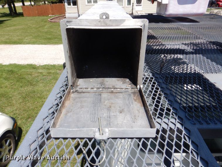 image for item DS8107 2007 International 4300 SBA  forestry bucket truck