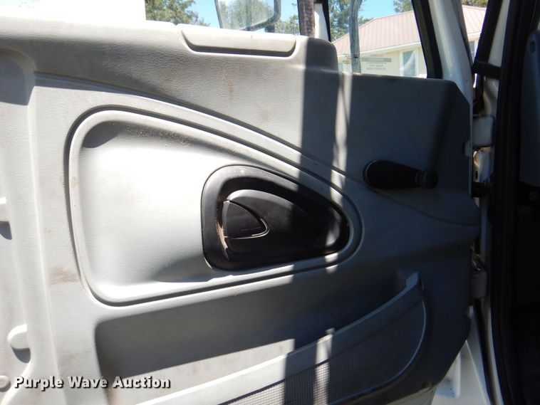 image for item DS8107 2007 International 4300 SBA  forestry bucket truck