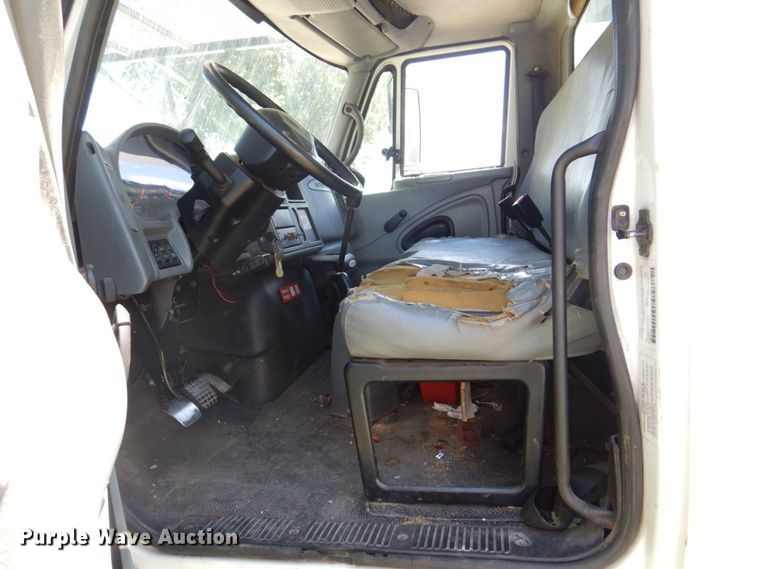 image for item DS8107 2007 International 4300 SBA  forestry bucket truck