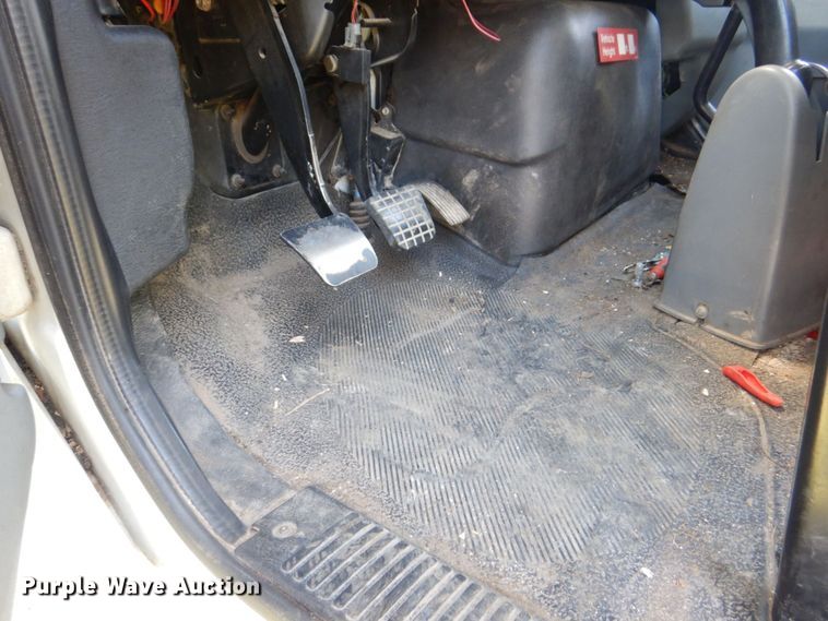 image for item DS8107 2007 International 4300 SBA  forestry bucket truck