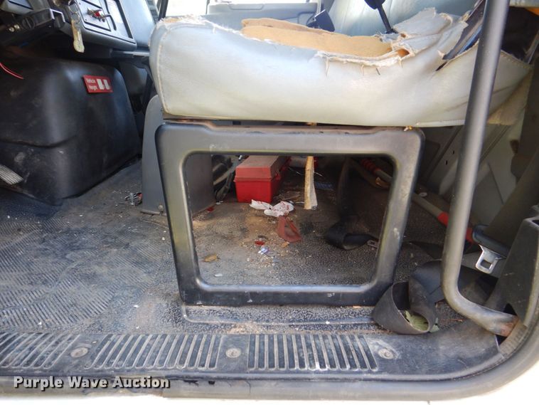 image for item DS8107 2007 International 4300 SBA  forestry bucket truck