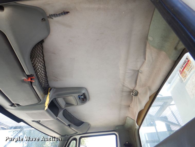 image for item DS8107 2007 International 4300 SBA  forestry bucket truck