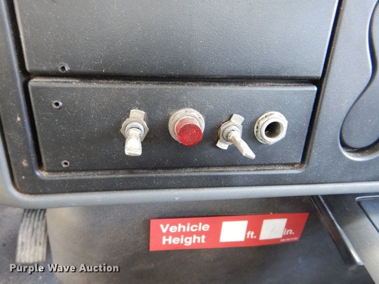 image for item DS8107 2007 International 4300 SBA  forestry bucket truck