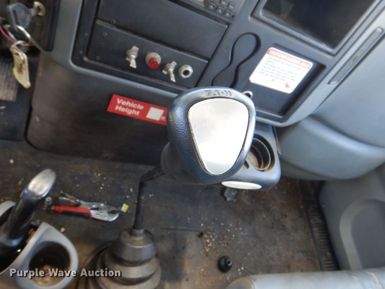 image for item DS8107 2007 International 4300 SBA  forestry bucket truck