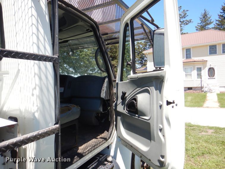 image for item DS8107 2007 International 4300 SBA  forestry bucket truck