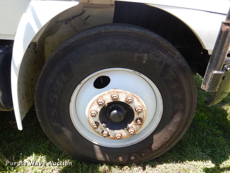 image for item DS8107 2007 International 4300 SBA  forestry bucket truck