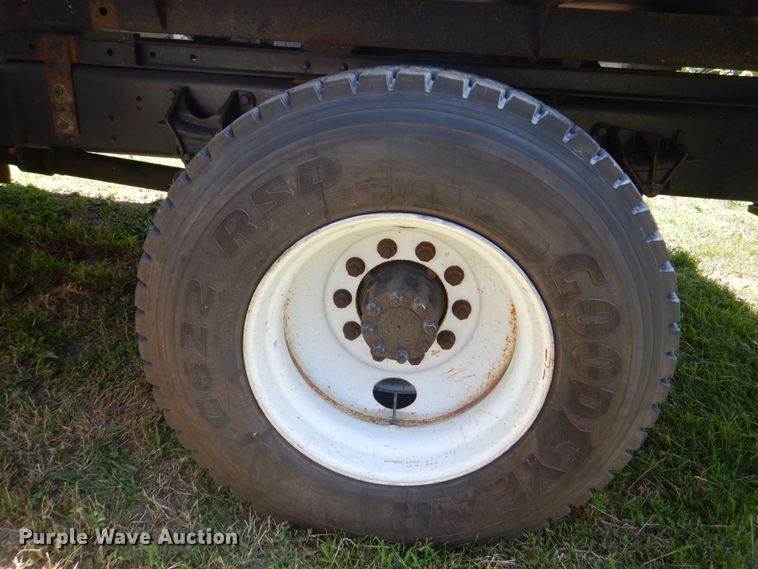 image for item DS8107 2007 International 4300 SBA  forestry bucket truck