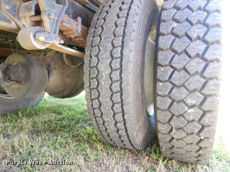 image for item DS8107 2007 International 4300 SBA  forestry bucket truck