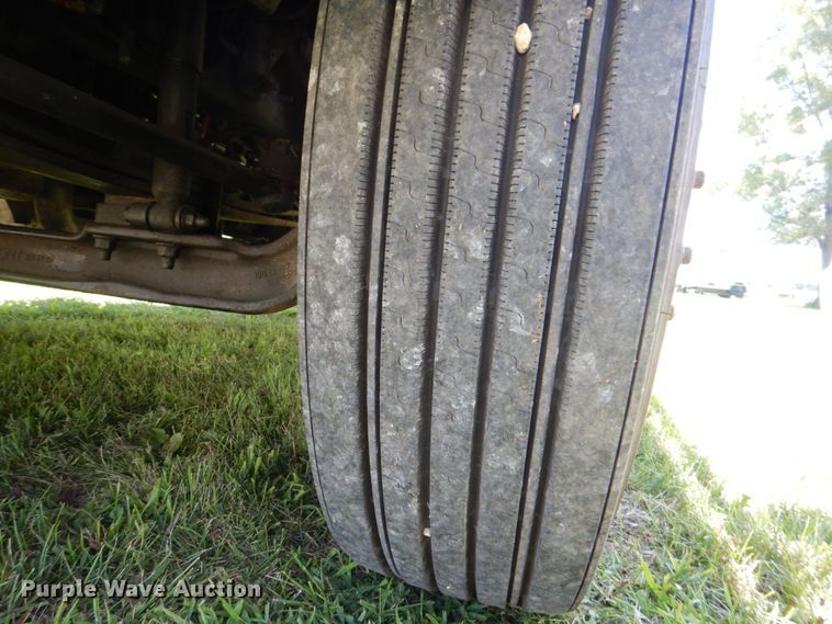 image for item DS8107 2007 International 4300 SBA  forestry bucket truck