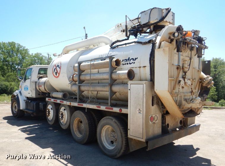 image for item DS8114 2003 Sterling LT9500  vacuum truck