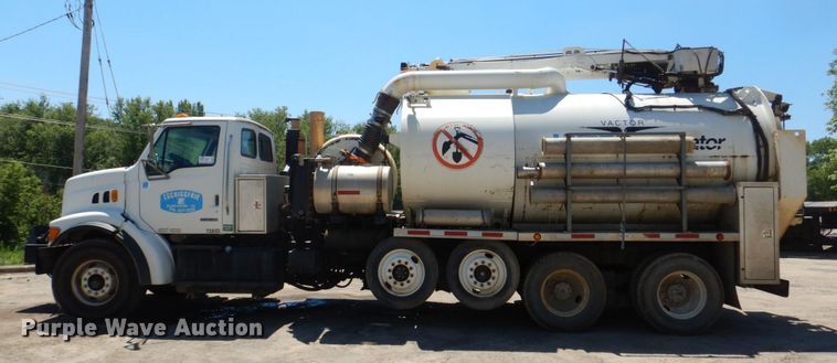 image for item DS8114 2003 Sterling LT9500  vacuum truck