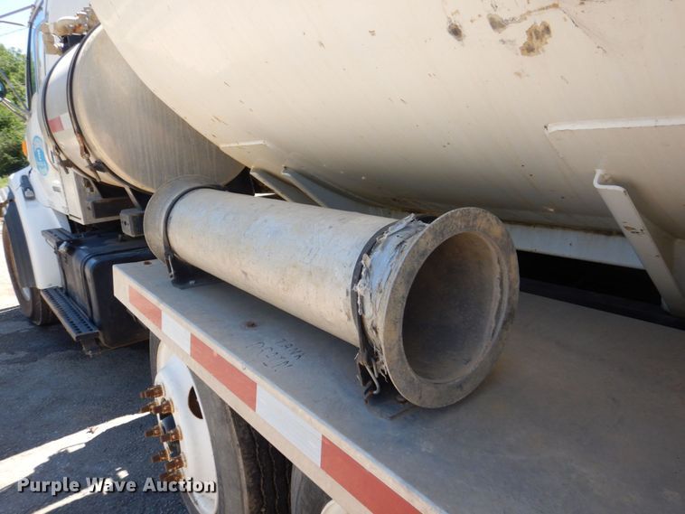 image for item DS8114 2003 Sterling LT9500  vacuum truck