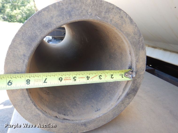 image for item DS8114 2003 Sterling LT9500  vacuum truck