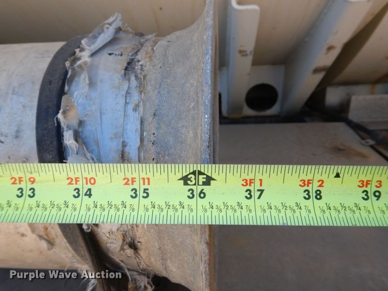 image for item DS8114 2003 Sterling LT9500  vacuum truck