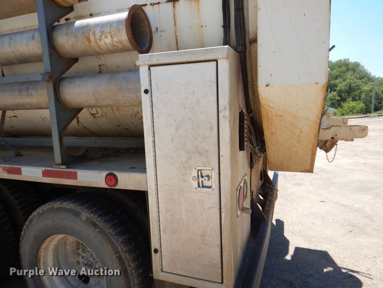 image for item DS8114 2003 Sterling LT9500  vacuum truck