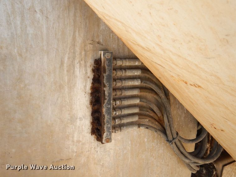 image for item DS8114 2003 Sterling LT9500  vacuum truck