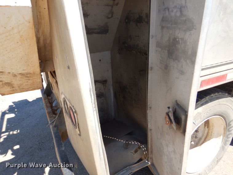 image for item DS8114 2003 Sterling LT9500  vacuum truck