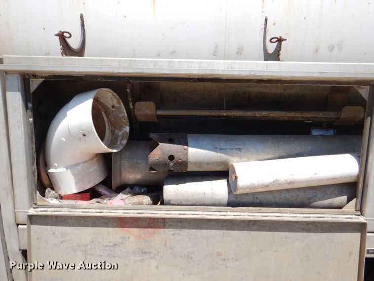 image for item DS8114 2003 Sterling LT9500  vacuum truck