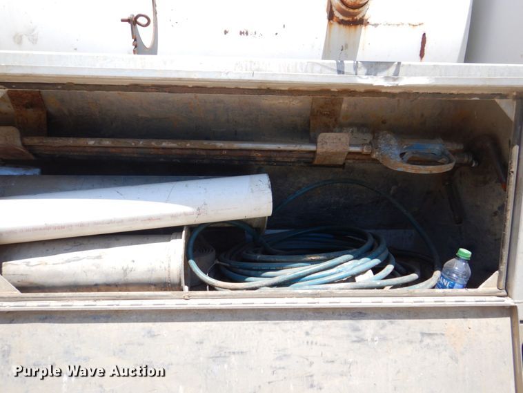 image for item DS8114 2003 Sterling LT9500  vacuum truck