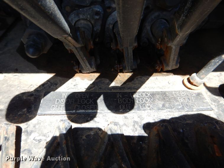 image for item DS8114 2003 Sterling LT9500  vacuum truck